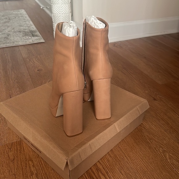 Dalina Steve Madden heeled boots - Picture 5 of 6